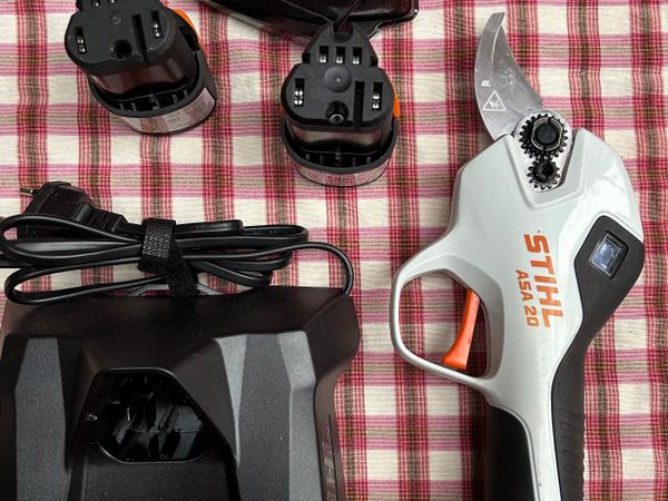Stihl HSA 26 Strauchschere und Rasenkantenschneider