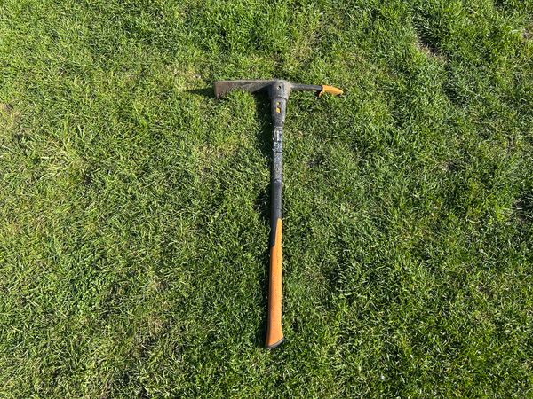 Fiskars Kreuzhacke / Spitzhacke